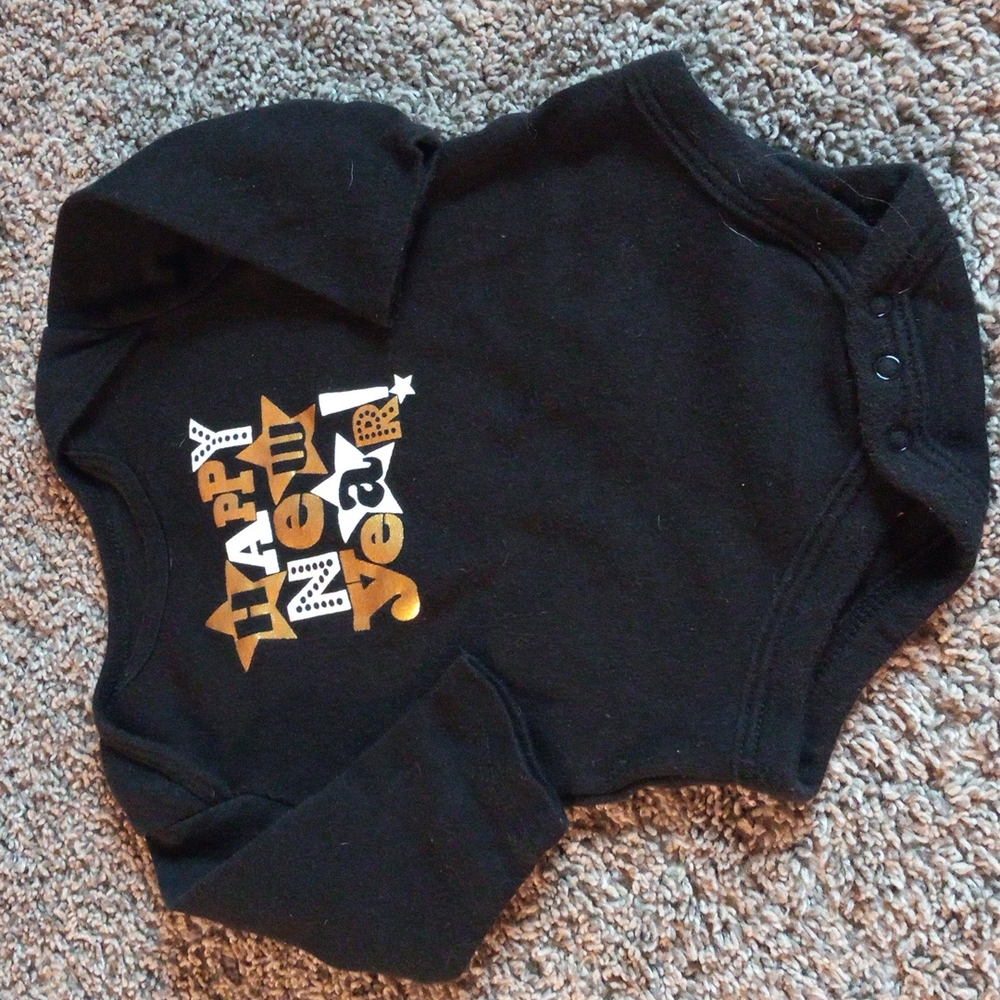 Long sleeve 0 to 3 month Happy New Year onesie